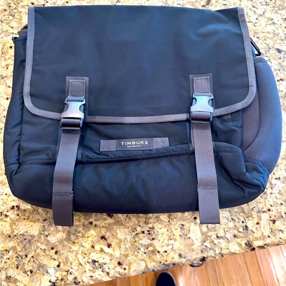 Timbuk2 Charcoal and Black Messenger Bag - Picture 1 of 4